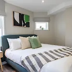 Wellington Place I Your