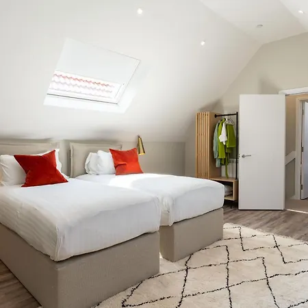 Wellington Place I Your Lejlighed *