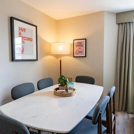 Wellington Place I Your بريستول