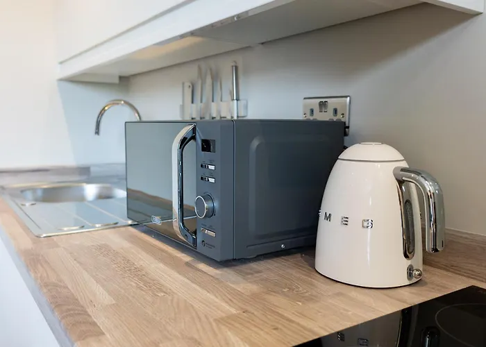 Wellington Place I Your *