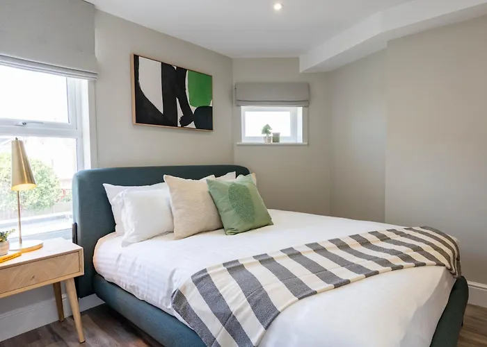 Wellington Place I Your