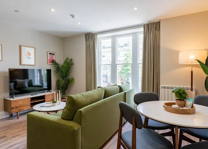 Wellington Place I Your *