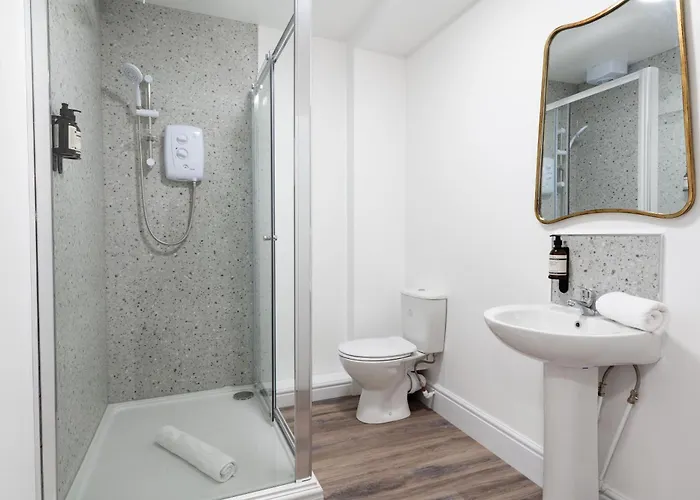 Wellington Place I Your *