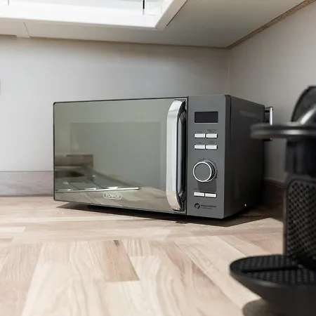 Wellington Place I Your Bristol