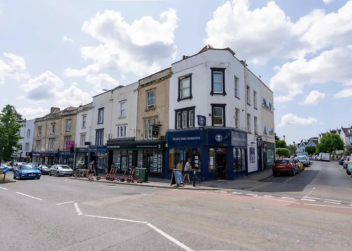 Wellington Place I Your