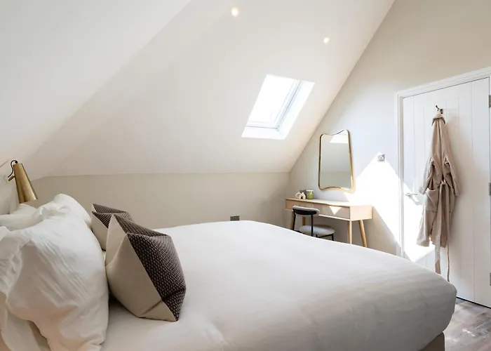 Wellington Place I Your Бристоль