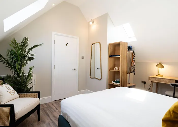 Апартаменты Wellington Place I Your