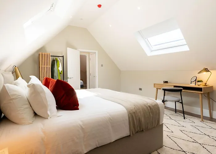 Апартаменты Wellington Place I Your *