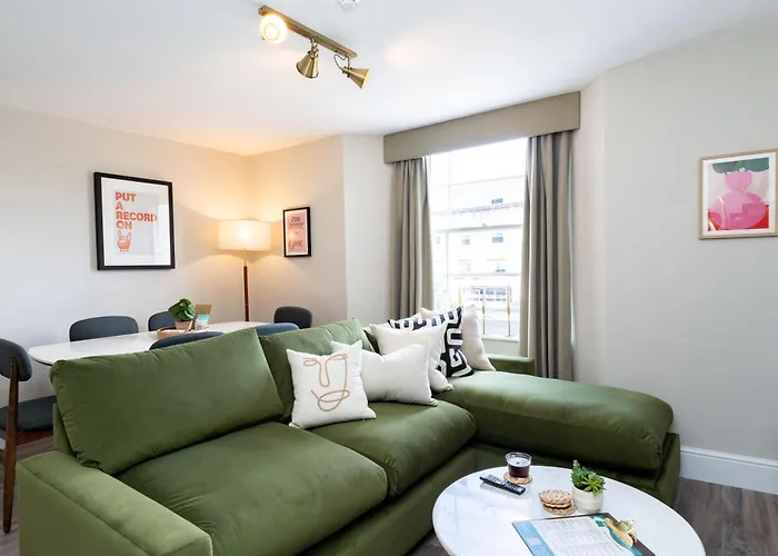 Wellington Place I Your *