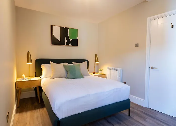 Wellington Place I Your Бристоль