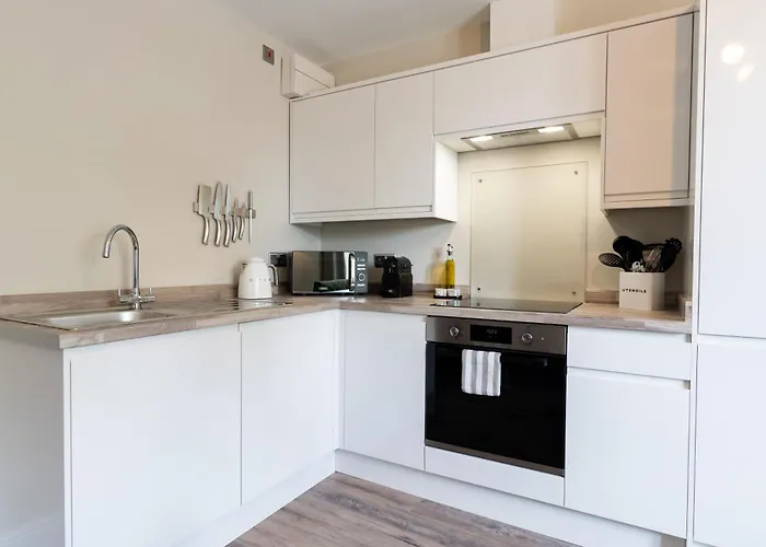 Апартаменты Wellington Place I Your